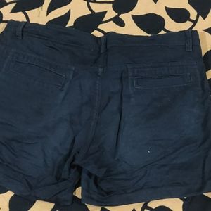Black hot shorts